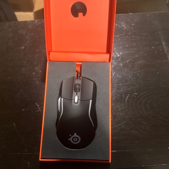 Rival 5 RGB Gaming Mouse - Picture 4 of 5